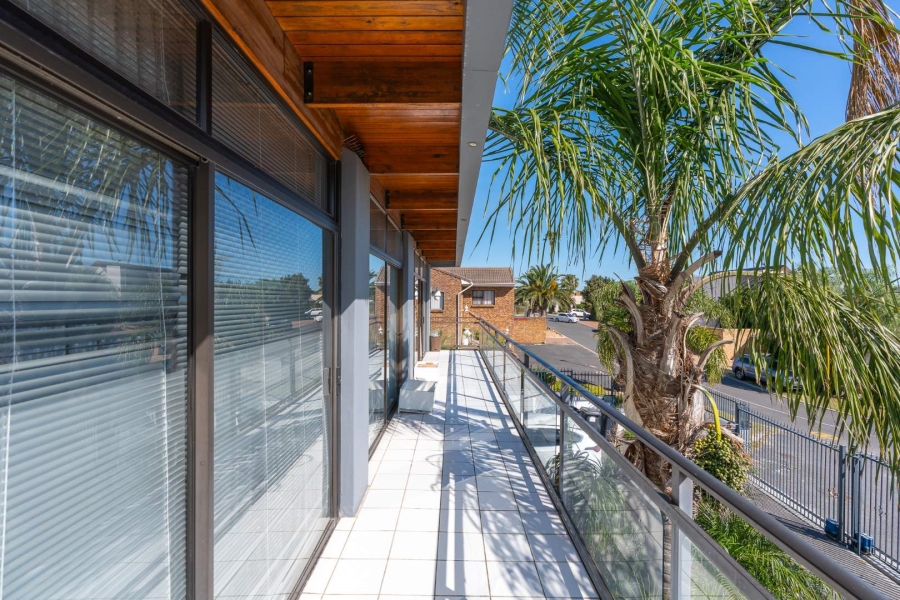 6 Bedroom Property for Sale in Welgelegen Western Cape